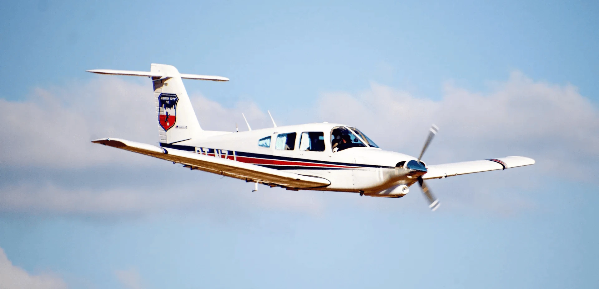 Avião Boston City Group