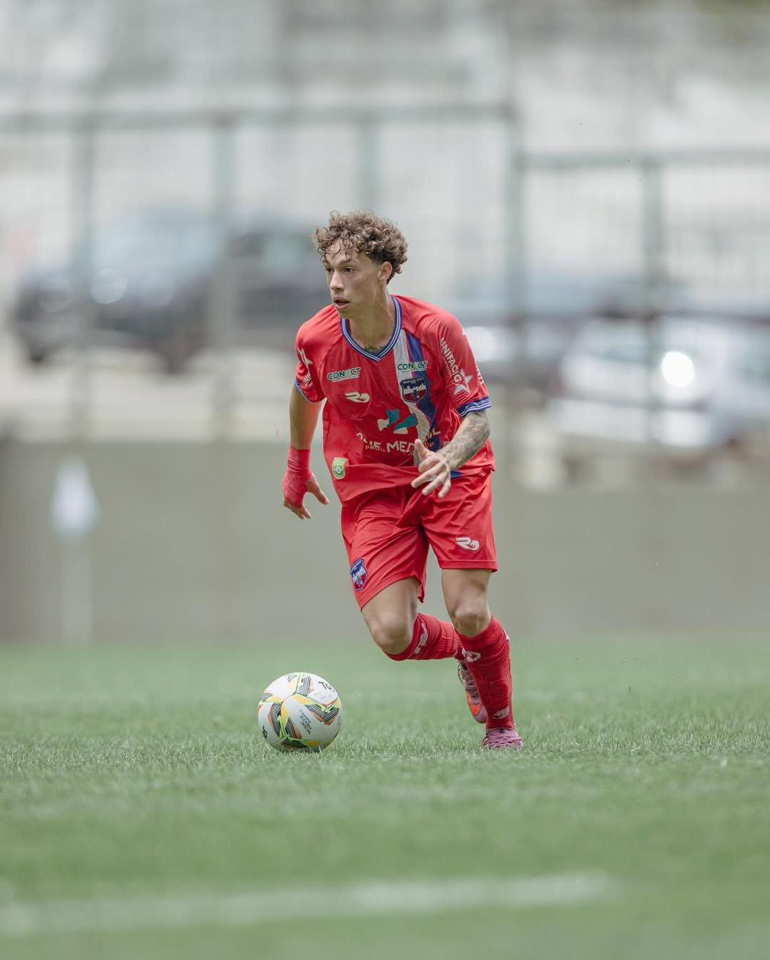 Paulo Roberto Frossard Salvador - Meio Ofensivo