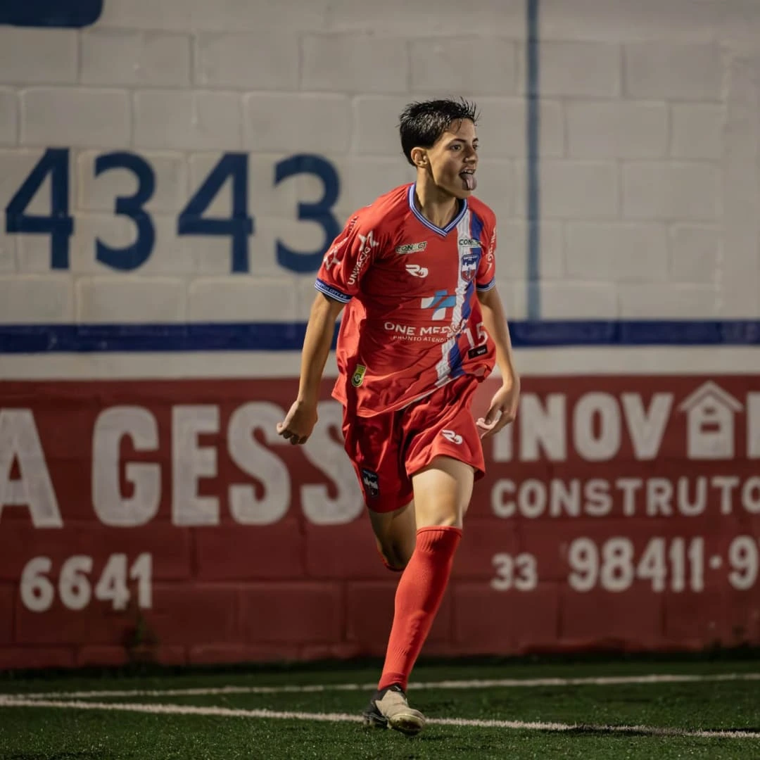 Daniel Cardoso Pereira - Lateral Esquerdo