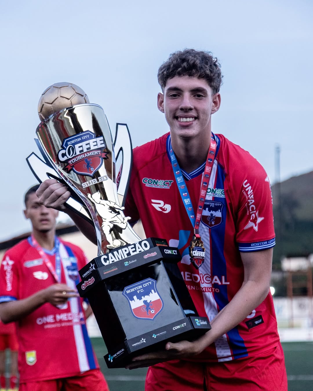 Lucas Azevedo Canella - Zagueiro Esquerdo