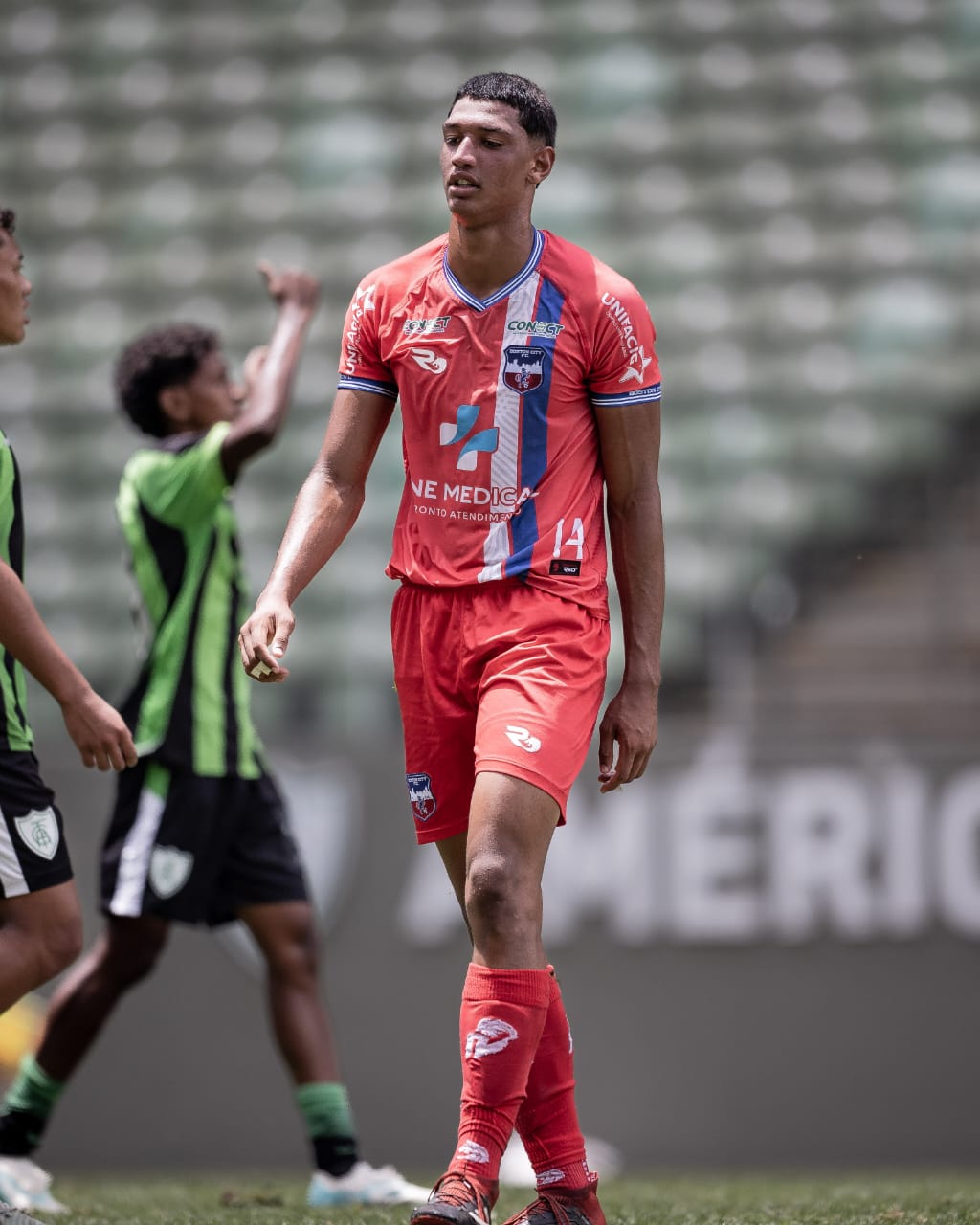 Marcelo Breno de Jesus Costa - Zagueiro Direito