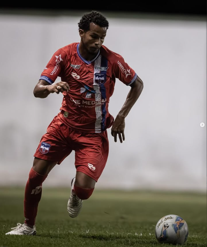 Brayhan Mickael Ramos - Lateral Direito