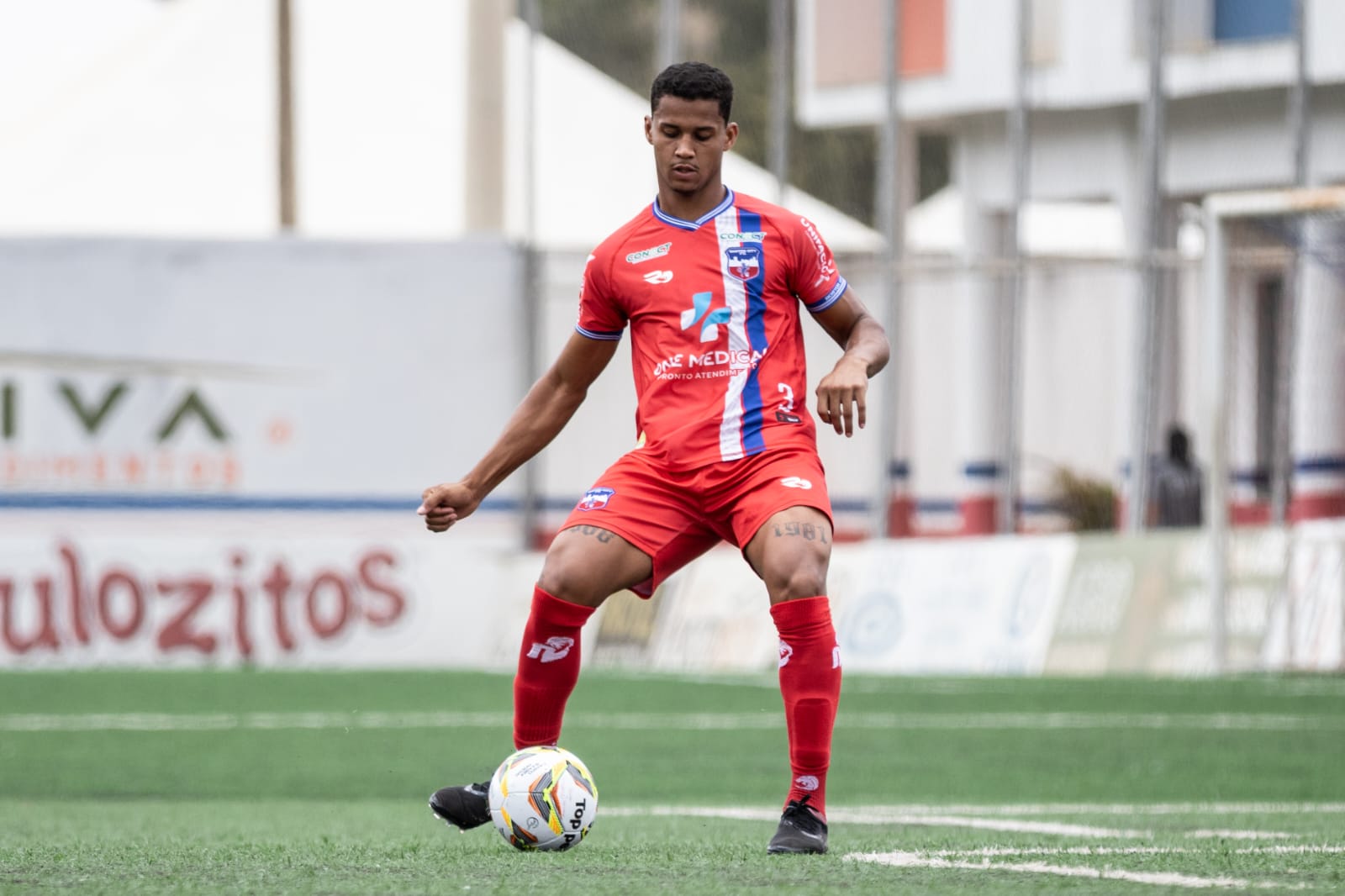 Weverton de Oliveira Torres  - Zagueiro Direito