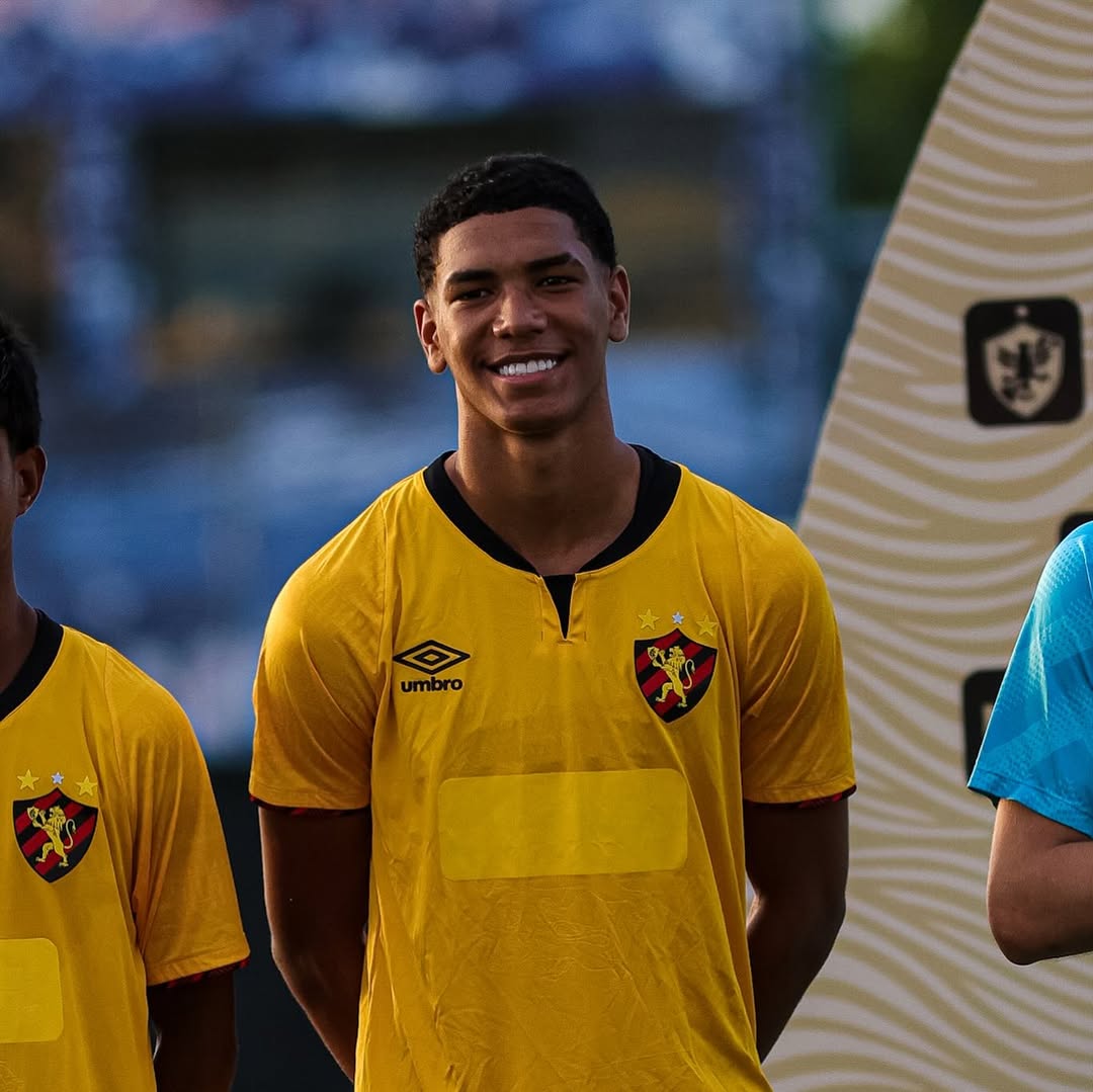 Victor Hugo Viana Da Silva - Lateral Esquerdo