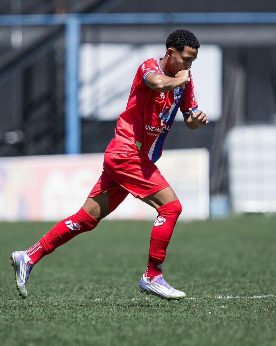 Aureliano Maximus Lima dos Santos - Ala Esquerda