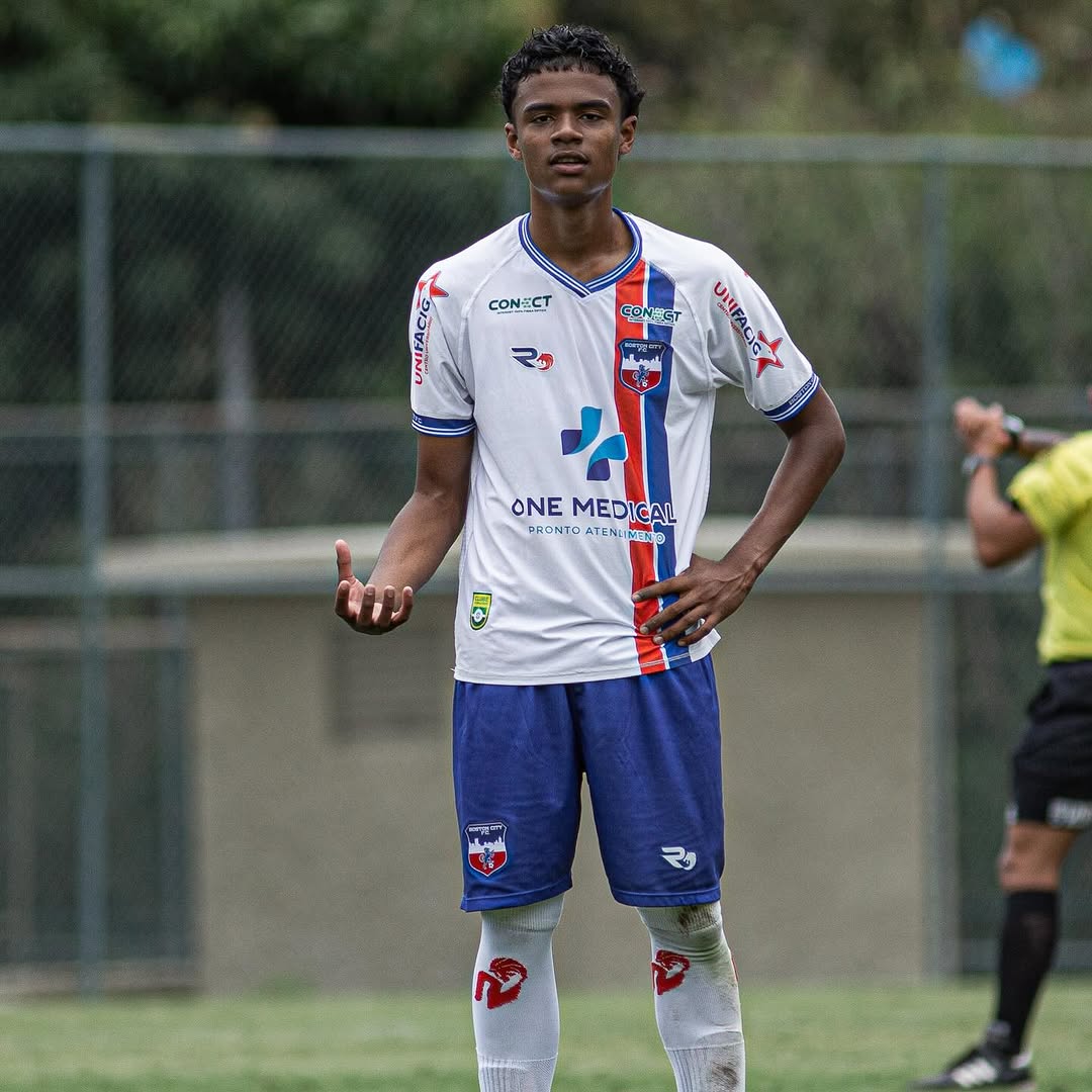 Edson Gabriel Silva de Oliveira - Lateral Direito