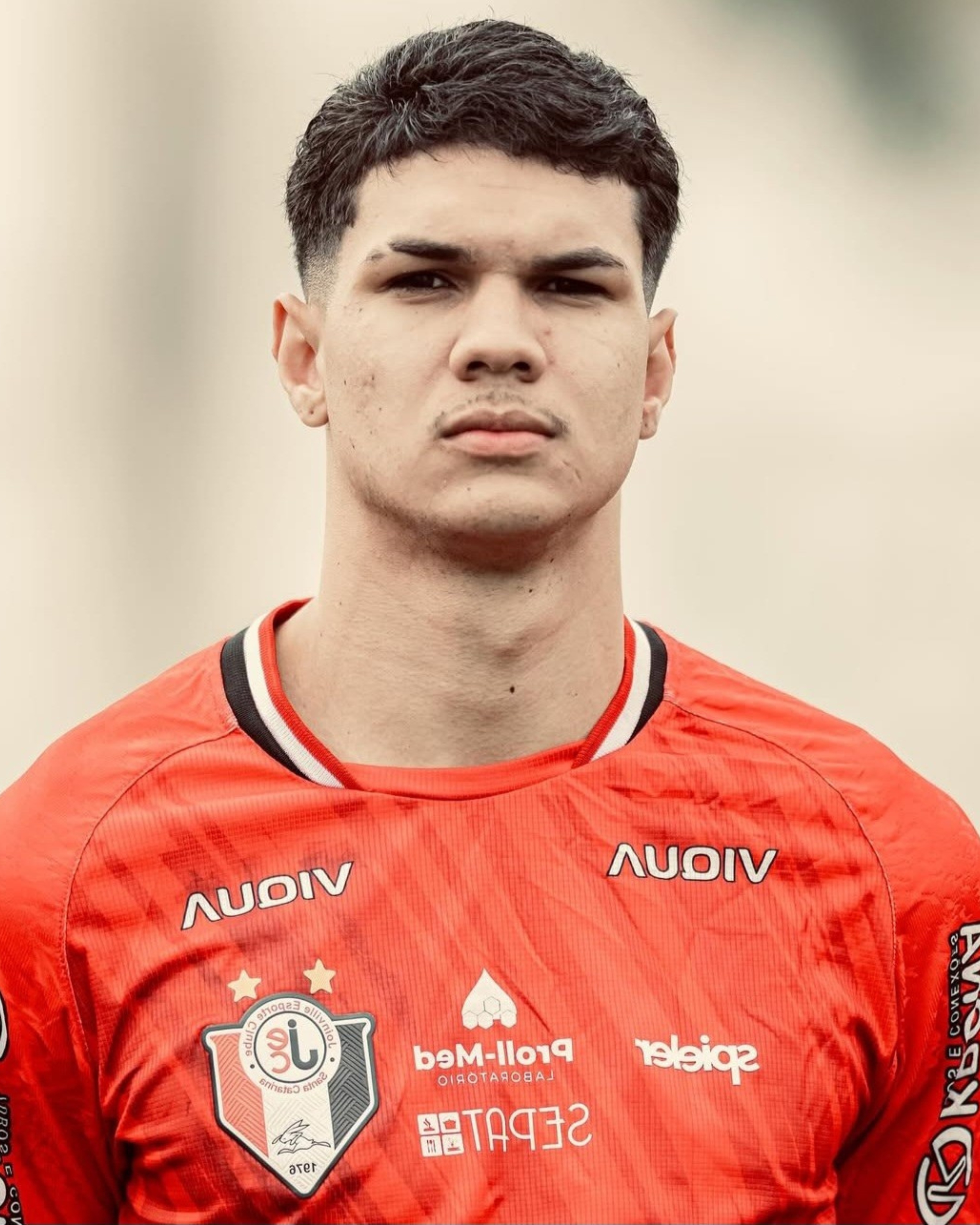  Antonio Vinicius Dutra Santos - Meio Ofensivo