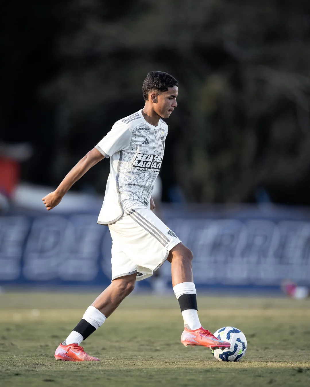 Kauã Lion da Silva Gonçalves - Zagueiro Esquerdo