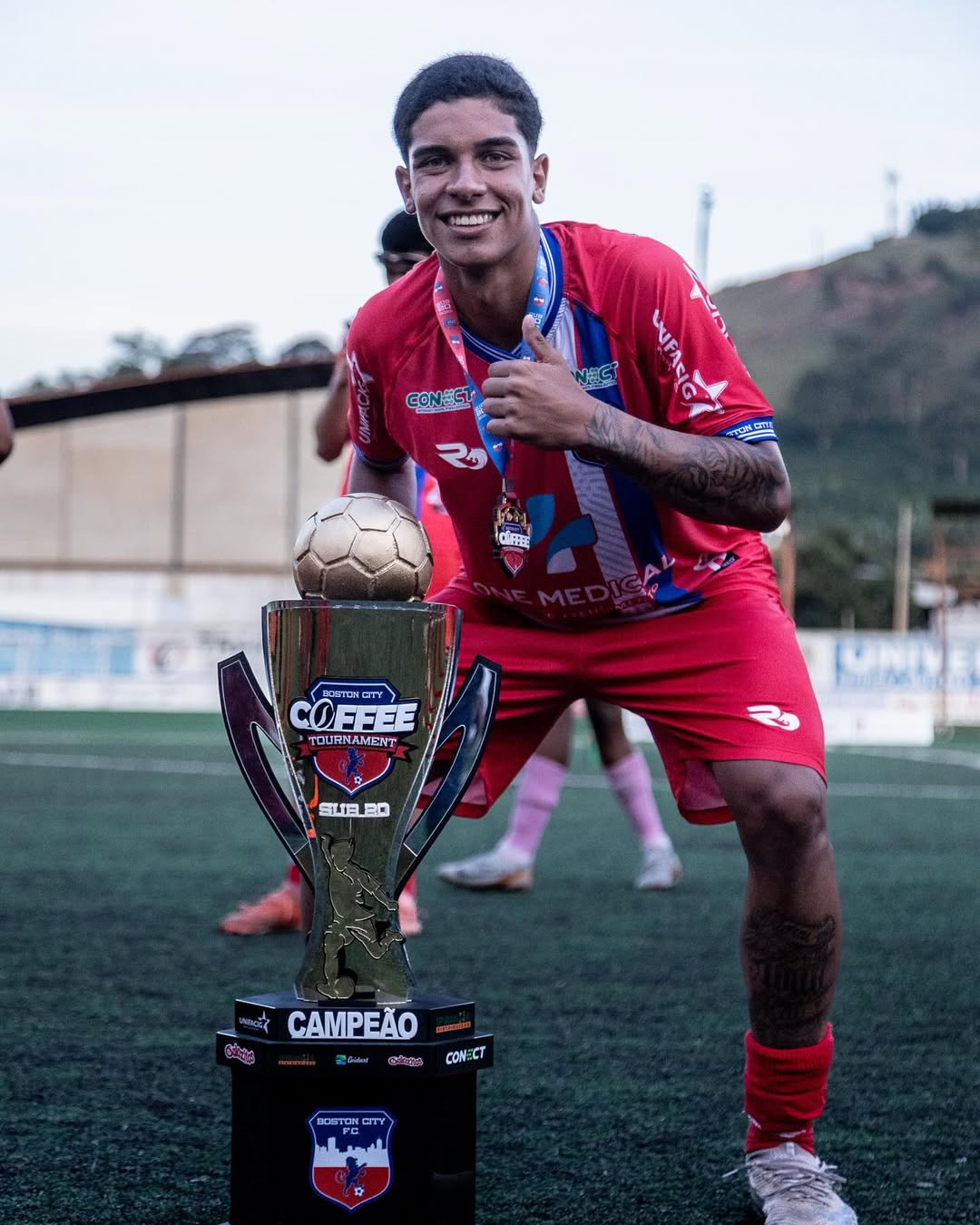 Maykon Rafael Da Silva Alves - Meio Ofensivo