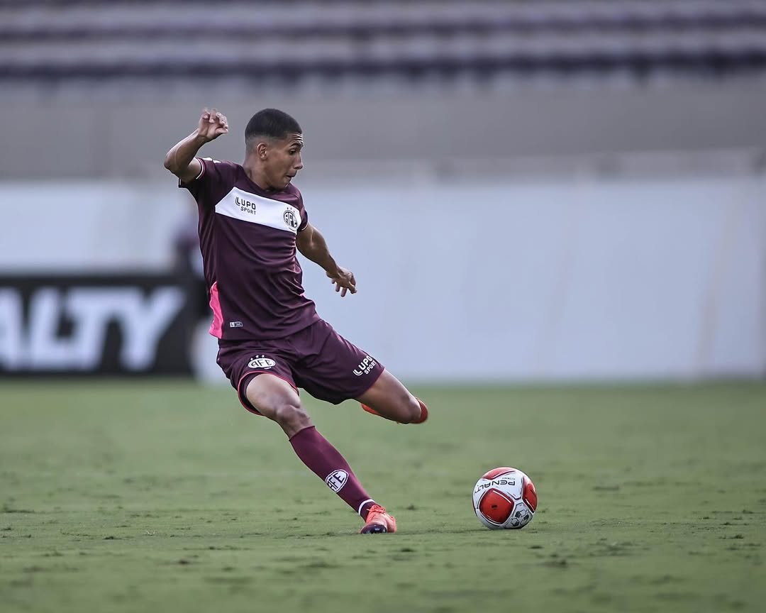 Fellipe Teixeira Ferreira - Lateral Esquerdo